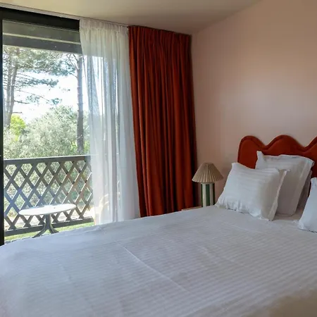 Boutique La Baignoire Hotel