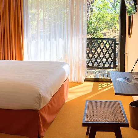 Boutique La Baignoire Hotell 4*