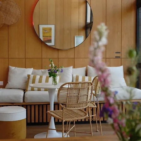 Boutique La Baignoire Hotell 4*