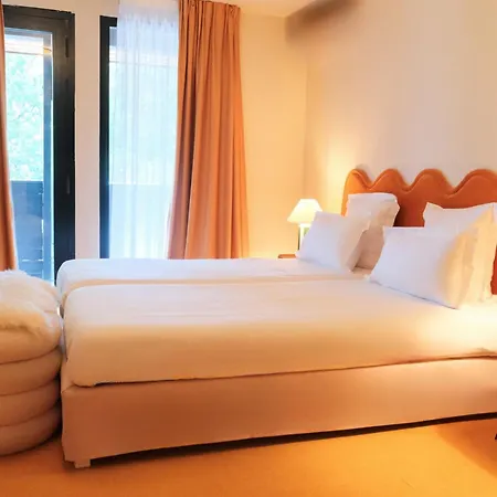 Boutique La Baignoire Hotell 4*